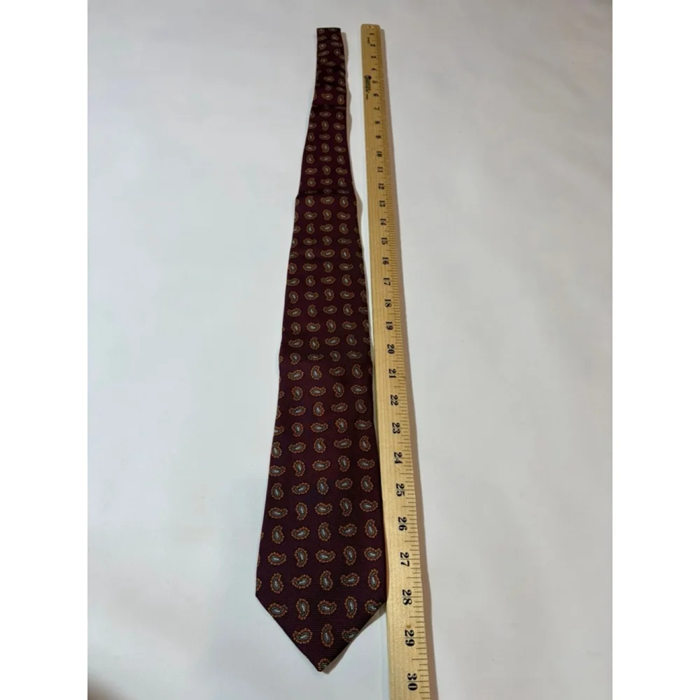 Banana Republic Silk Tie Burgundy Paisley Italy Classic Mens Necktie
